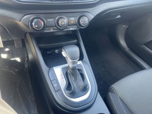 Used 2024 Kia Forte LXS w/ LXS Technology Package FWD image 22
