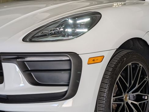 Certified 2026 Porsche Macan AWD/4WD image 16