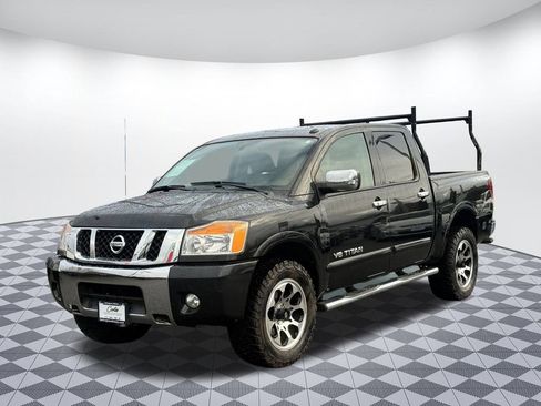 Used 2015 Nissan Titan SL image 3