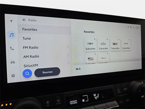 Used 2025 Toyota Grand Highlander AWD image 18