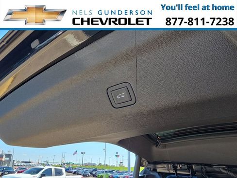 New 2026 Chevrolet Suburban High Country image 19