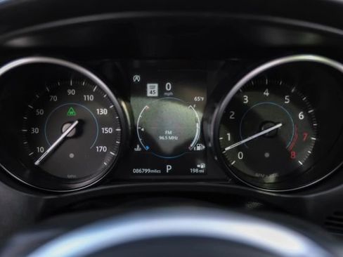 Used 2018 Jaguar F-PACE S image 25