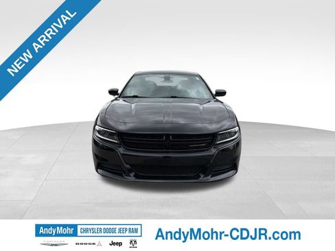 Used 2022 Dodge Charger SXT RWD image 2