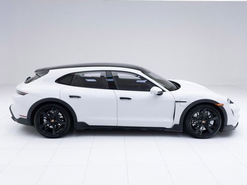 Certified 2022 Porsche Taycan Cross Turismo AWD/4WD image 8
