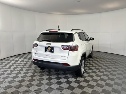 Used 2018 Jeep Compass Latitude w/ Popular Equipment Group image 10