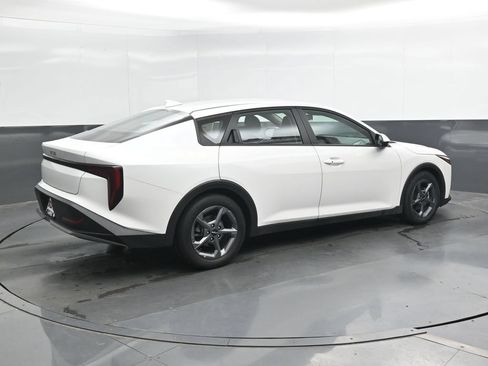 Used 2025 Kia K4 FWD image 4