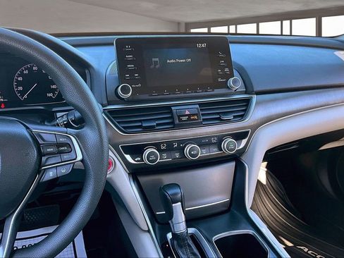 Used 2019 Honda Accord LX image 9