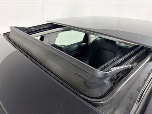 Certified 2022 Volkswagen Jetta SE w/ Panoramic Sunroof Package FWD image 25