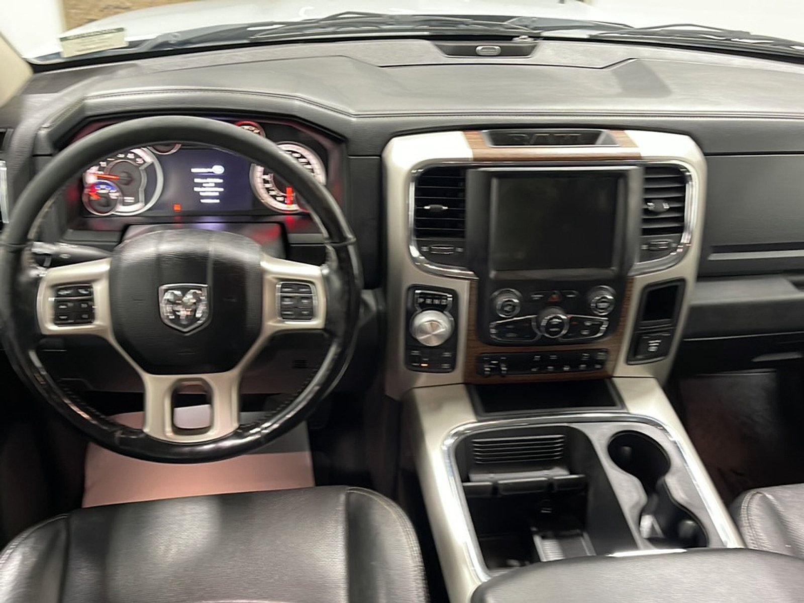 Used 2017 RAM 1500 Laramie w/ Convenience Group AWD/4WD image 3