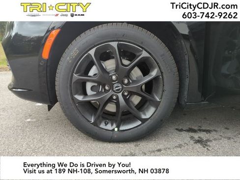 New 2026 Chrysler Pacifica Limited w/ S Appearance Package image 26