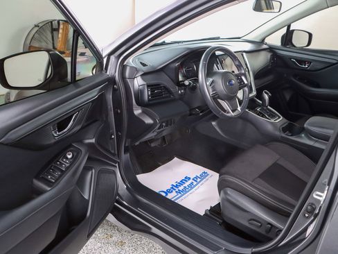 Used 2023 Subaru Outback Premium image 3