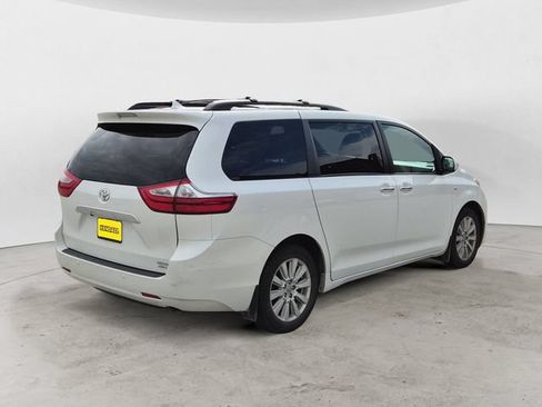 Used 2017 Toyota Sienna Limited Premium AWD/4WD image 5
