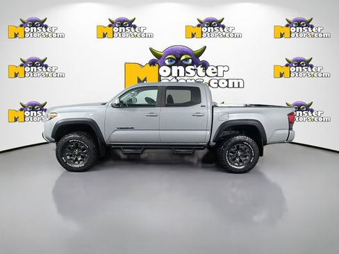 Used 2021 Toyota Tacoma TRD Off-Road image 8