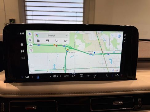 Used 2025 Lincoln Aviator Reserve w/ Equipment Group 201A AWD/4WD image 17