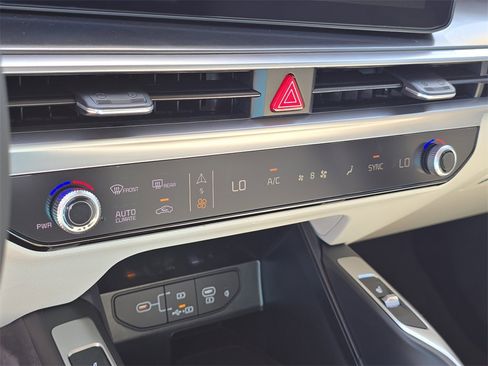 New 2026 Kia Sorento S image 24