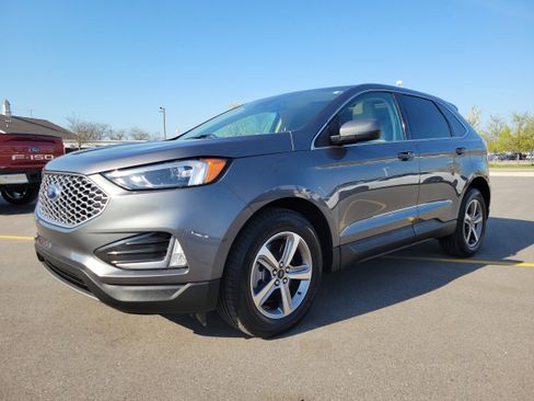 Certified 2024 Ford Edge SEL w/ Convenience Package AWD/4WD image 2