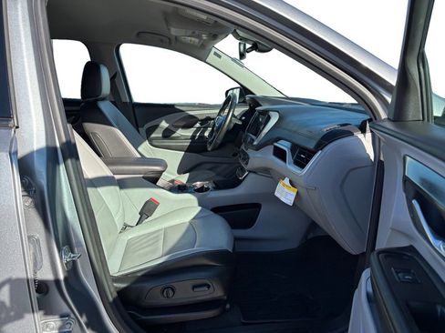 Used 2024 GMC Terrain SLT w/ Tech Package image 22