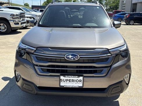Used 2025 Subaru Forester Premium AWD/4WD image 10