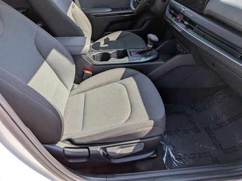 Used 2025 Kia K4 FWD image 30