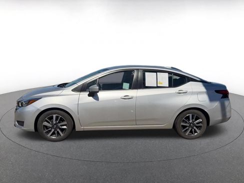 Used 2025 Nissan Versa SV FWD image 8