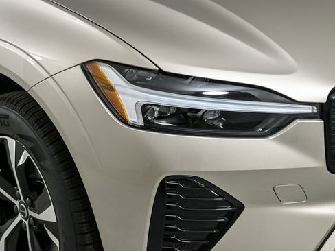 New 2026 Volvo XC60 B5 Core image 37