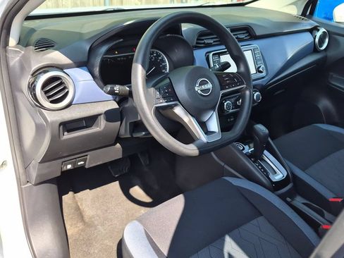 Used 2023 Nissan Versa SV FWD image 10
