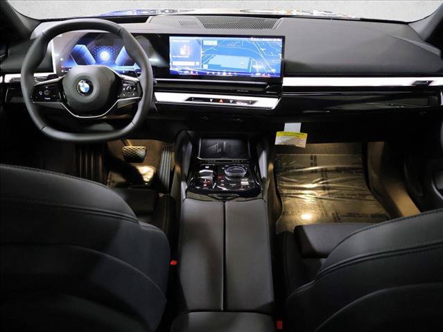 Used 2027 BMW 530i xDrive w/ Premium Package AWD/4WD image 16