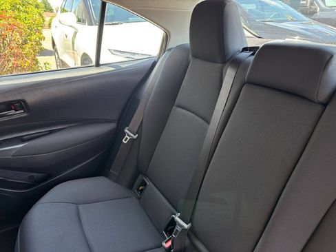 Used 2025 Toyota Corolla LE FWD image 38