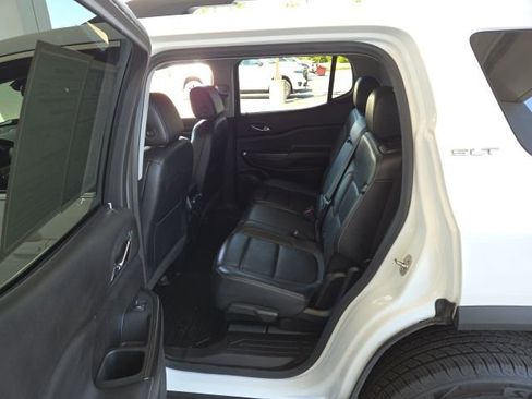 Used 2023 GMC Acadia SLT FWD image 25
