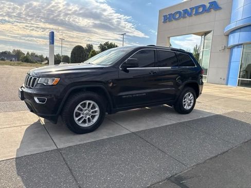 Used 2020 Jeep Grand Cherokee Laredo AWD/4WD image 11