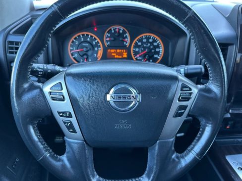 Used 2013 Nissan Titan 4x4 Crew Cab image 24