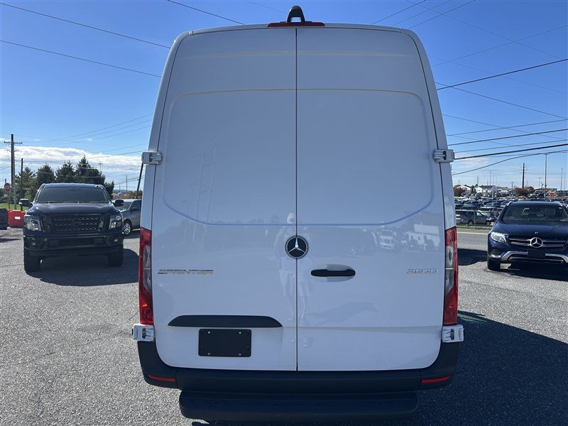 Used 2026 Mercedes-Benz Sprinter 2500 w/ Dashboard Charging Package image 5