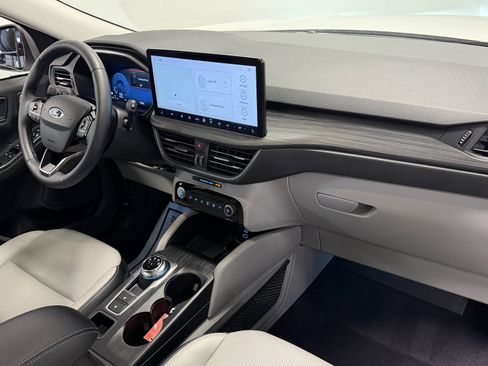 Used 2023 Ford Escape Platinum image 7