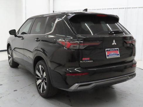 New 2026 Mitsubishi Outlander SE FWD image 5