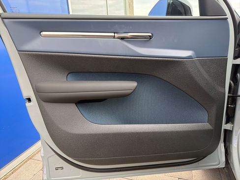 New 2026 Volvo EX30 Plus w/ Climate Package image 18