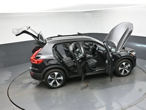 Used 2025 Volvo XC40 B5 Plus AWD/4WD image 47