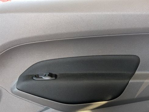 Used 2020 Ford Transit Connect XLT image 24