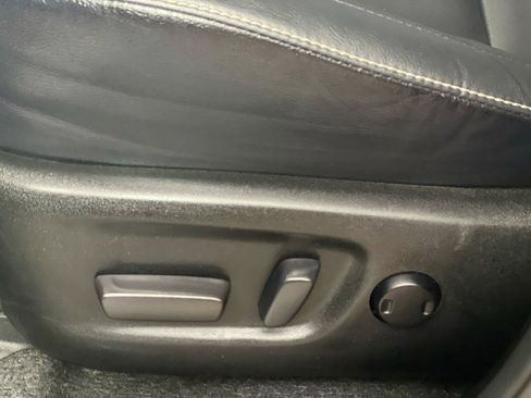 Used 2018 Toyota RAV4 Limited FWD image 15