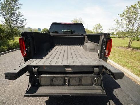 Used 2023 GMC Sierra 1500 AT4 w/ Technology Package AWD/4WD image 12