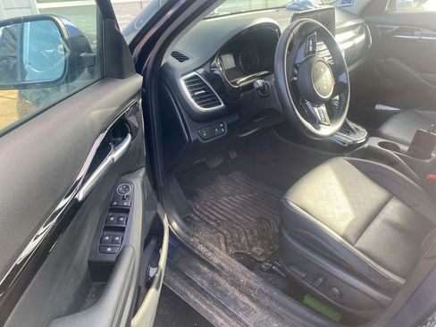 Used 2023 Kia Seltos EX image 9