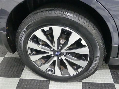 Used 2016 Subaru Outback 2.5i Limited AWD/4WD image 16