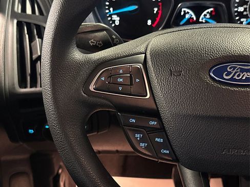 Used 2016 Ford Focus SE w/ Reverse Sensing Package image 32