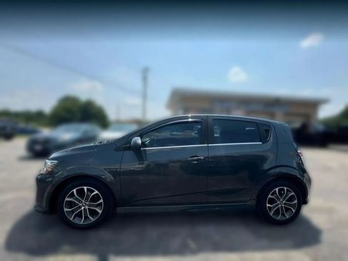 Used 2017 Chevrolet Sonic LT image 3