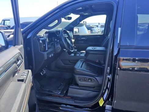 Used 2023 GMC Sierra 1500 AT4 w/ AT4 Premium Package AWD/4WD image 4
