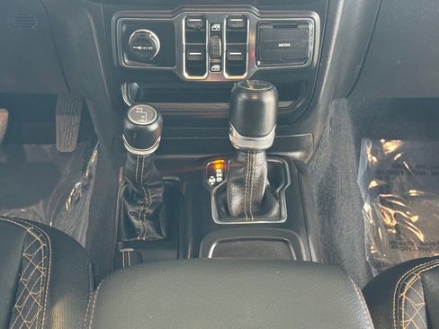 Used 2023 Jeep Gladiator Overland AWD/4WD image 27