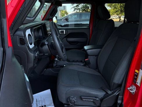Used 2025 Jeep Wrangler Unlimited Sport AWD/4WD image 10