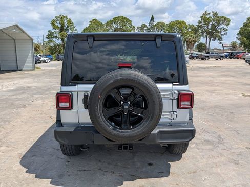 Used 2023 Jeep Wrangler Unlimited Sport AWD/4WD image 7