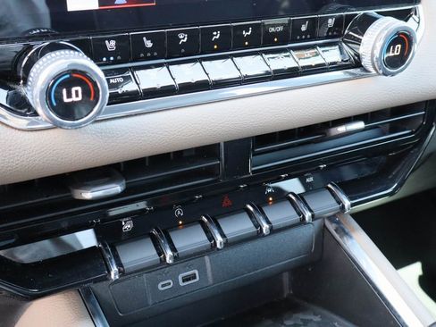 Certified 2024 GMC Canyon Denali AWD/4WD image 18