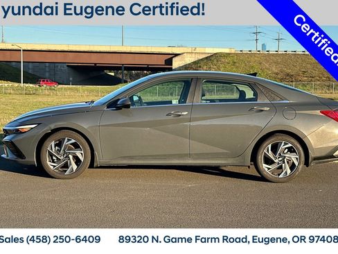 Used 2025 Hyundai Elantra SEL image 8