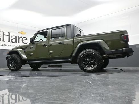 Used 2023 Jeep Gladiator Sport AWD/4WD image 53